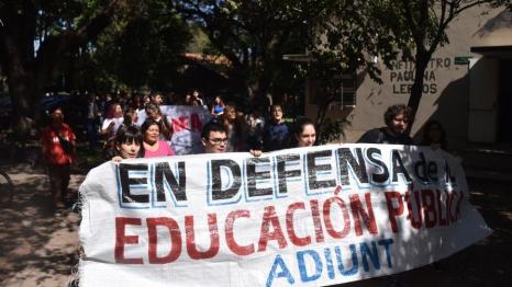 Hoy marcha la Universidad a favor del presupuesto para la educación pública | Hola Tucuman